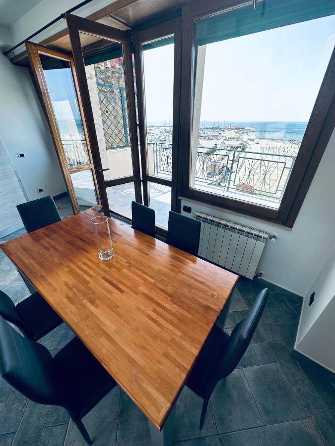 Newhouse Victoria - Sea View Apartment Nettuno Luaran gambar